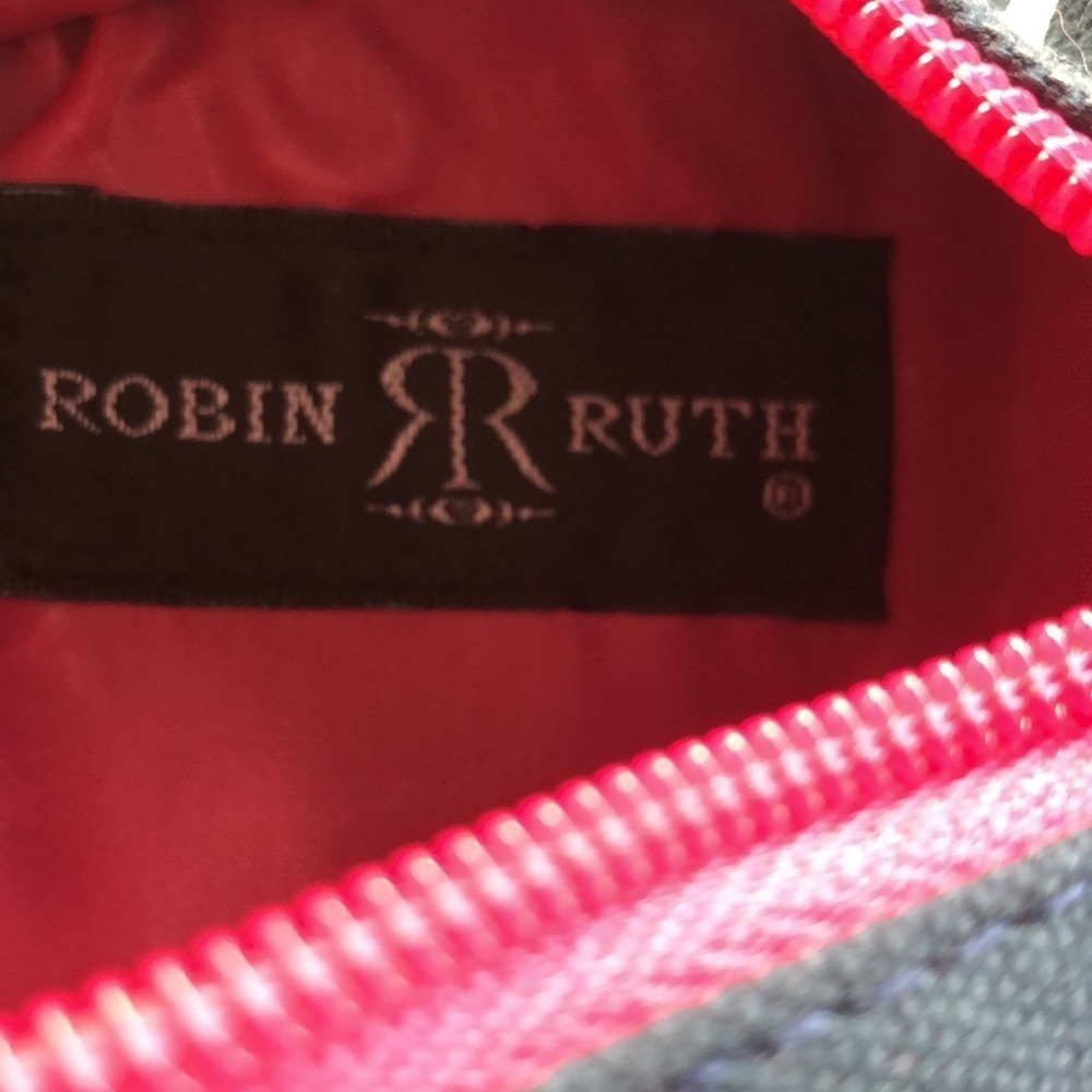 Robin Ruth Pouch - Picture 5 of 6